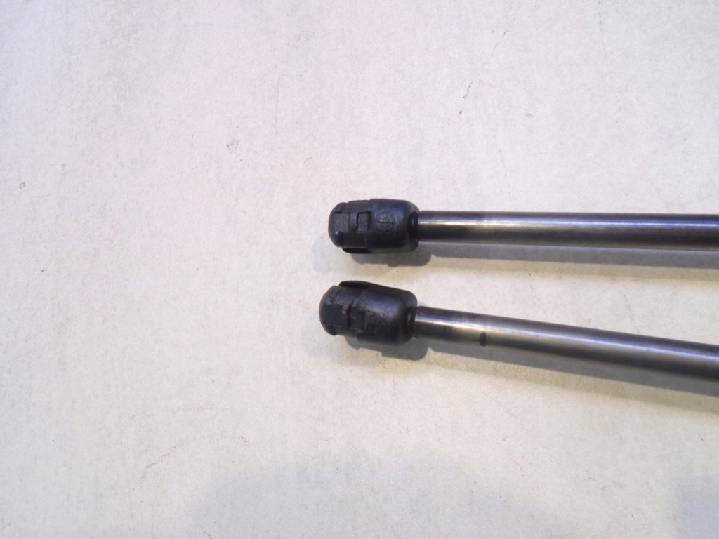 фото №3, Амортизаторы крышки задняя mercedes vito w638 a6389800364