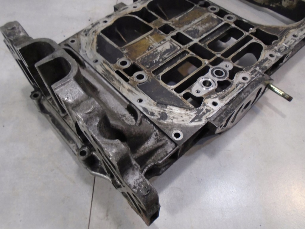 фото №4, Блок основание вала mazda premacy i 2.0 ditd