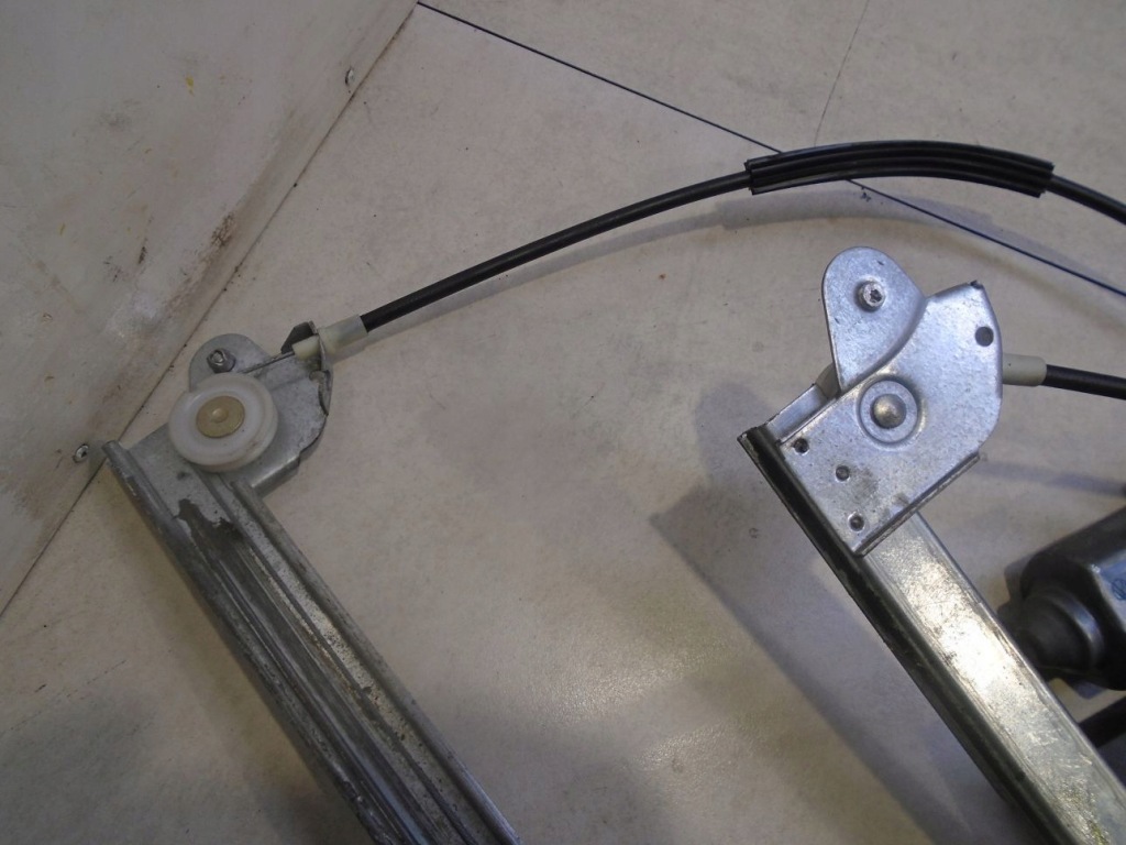 Купити Підйомник скло правий перед citroen c8 2.2 hdi