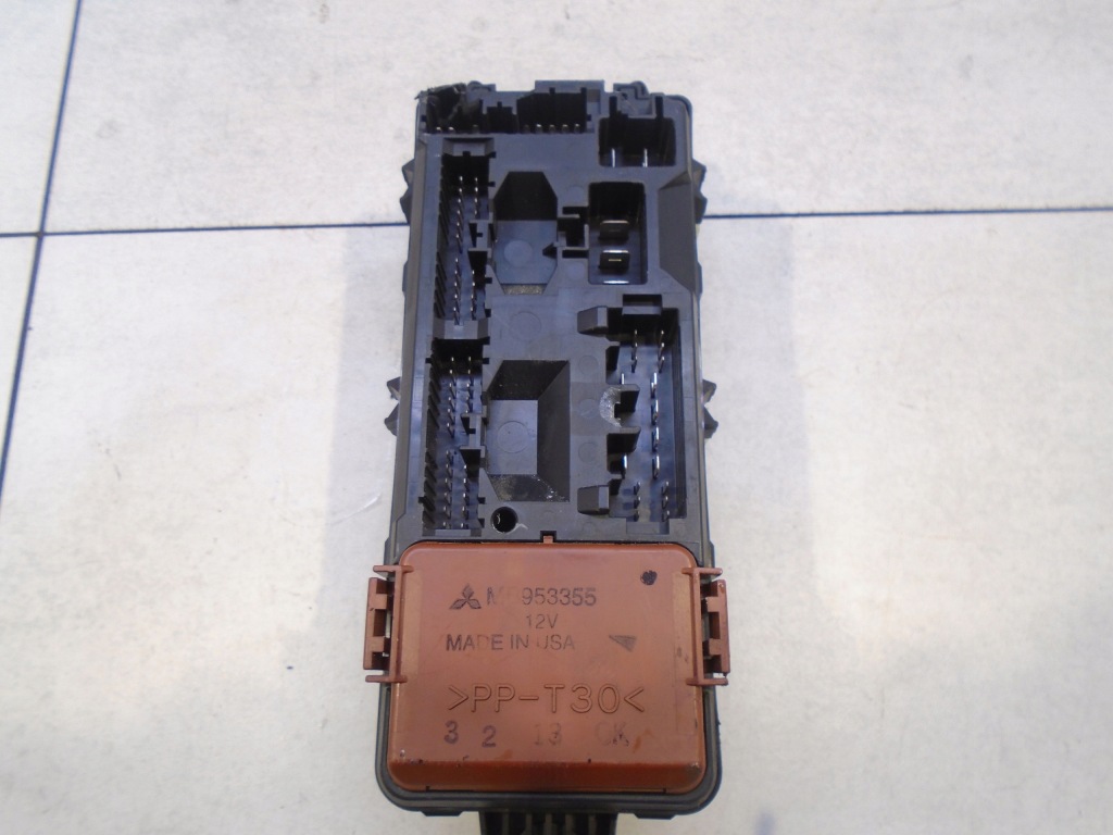 фото №4, Коробка предохранителей spacestar 1.9did mr318828