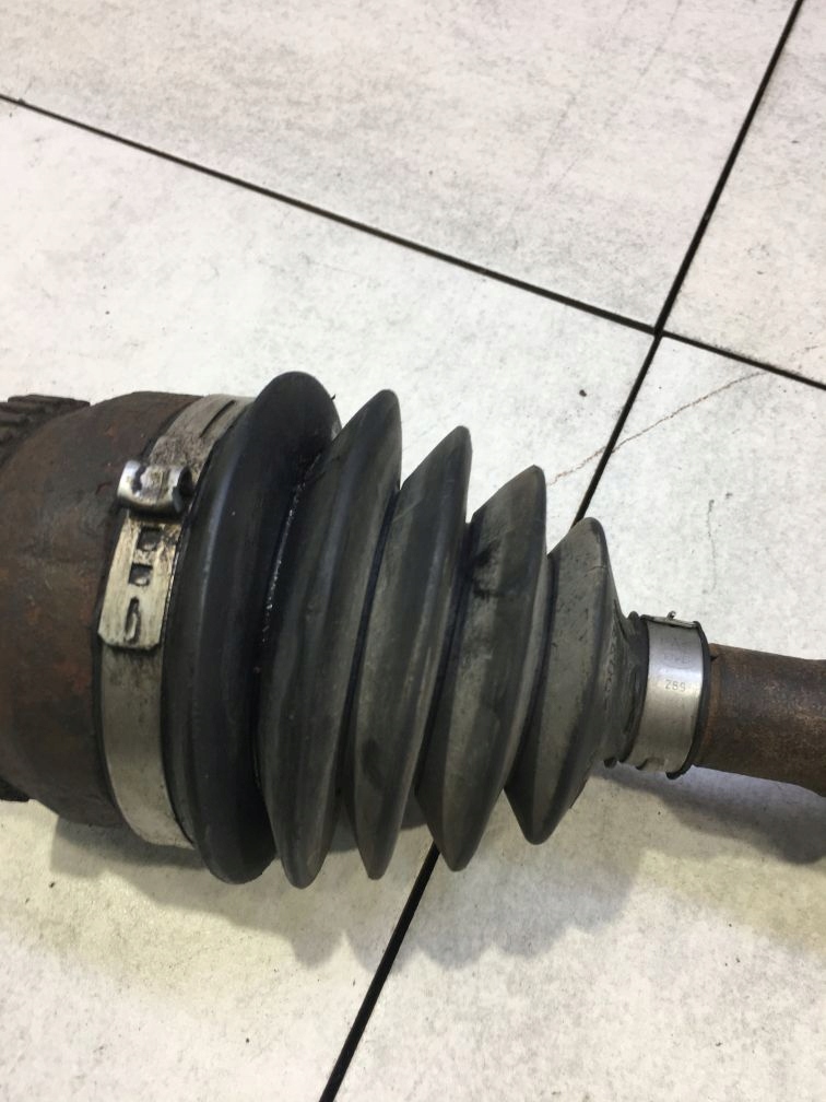 фото №3, Приводной вал правая длинная volvo v40 1.8