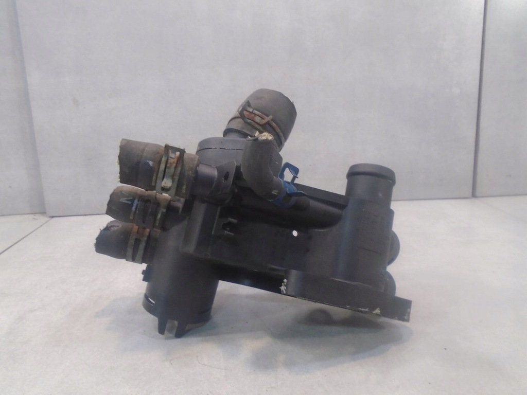 фото №1, Корпус термостата vw lupo 1.0 8v 032121111