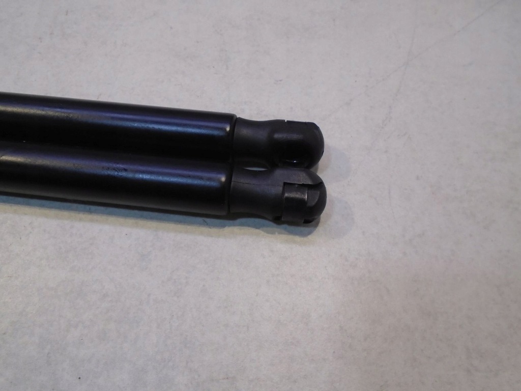 фото №3, Амортизатори кришки ford focus mk2 комплект