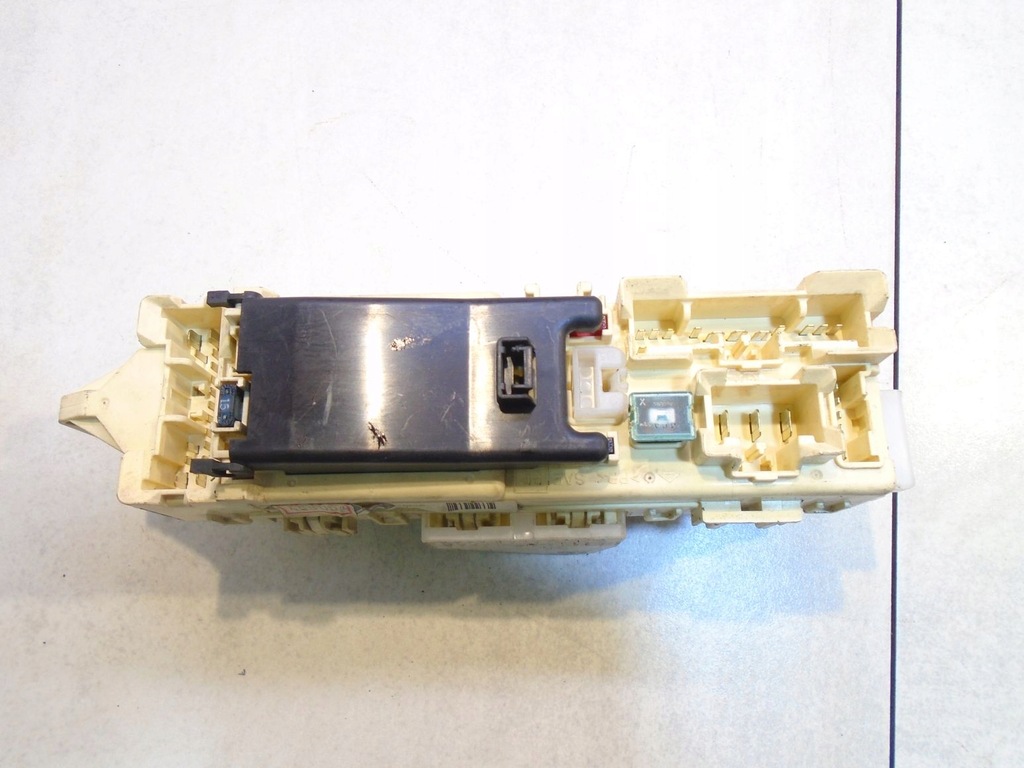 фото №1, Модуль коробка запобіжників mazda 323c v 1.5b