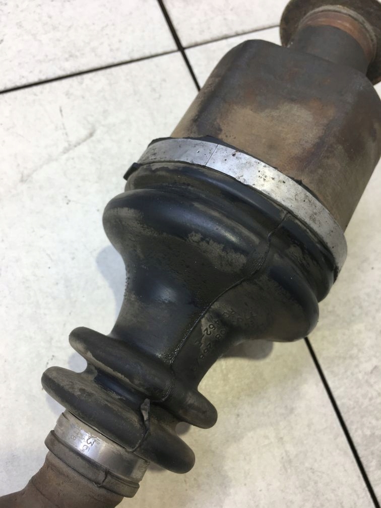 фото №13, Приводной вал правая длинная volvo v40 1.8