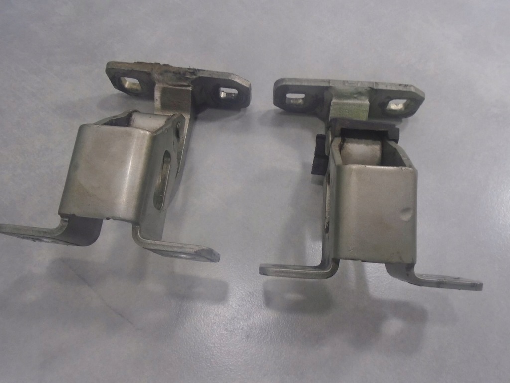 фото №1, Петля петли дверь правый задняя logan mcv 395977f