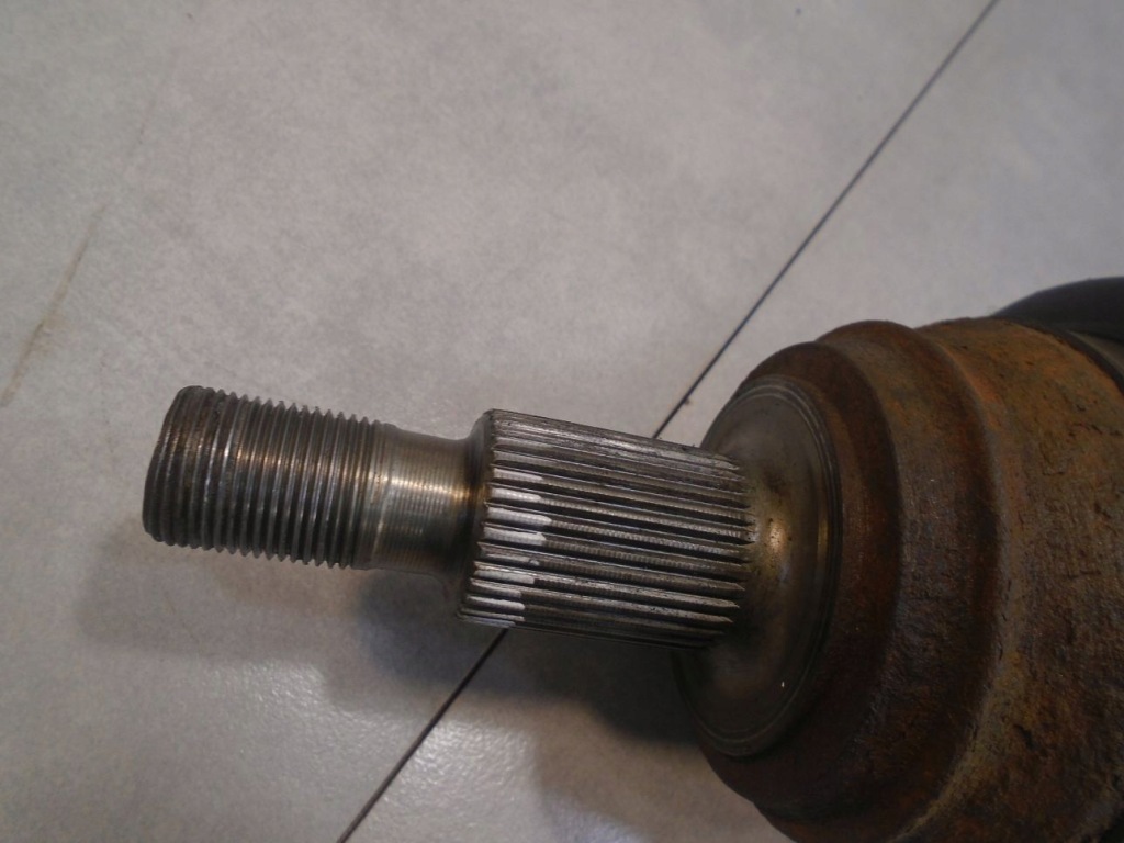 Приводной вал правая длинная vw golf iv 1.4 16v 1j0407272f с Разборки