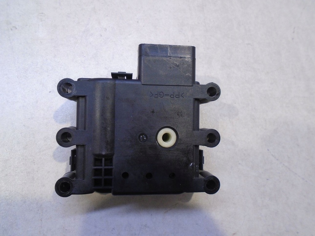 фото №8, Двигуни обігрівача mazda 6 gy 1.8 2514n