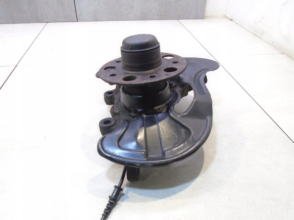 фото №4, Поворотный кулак левая mercedes w203 c200 2.0