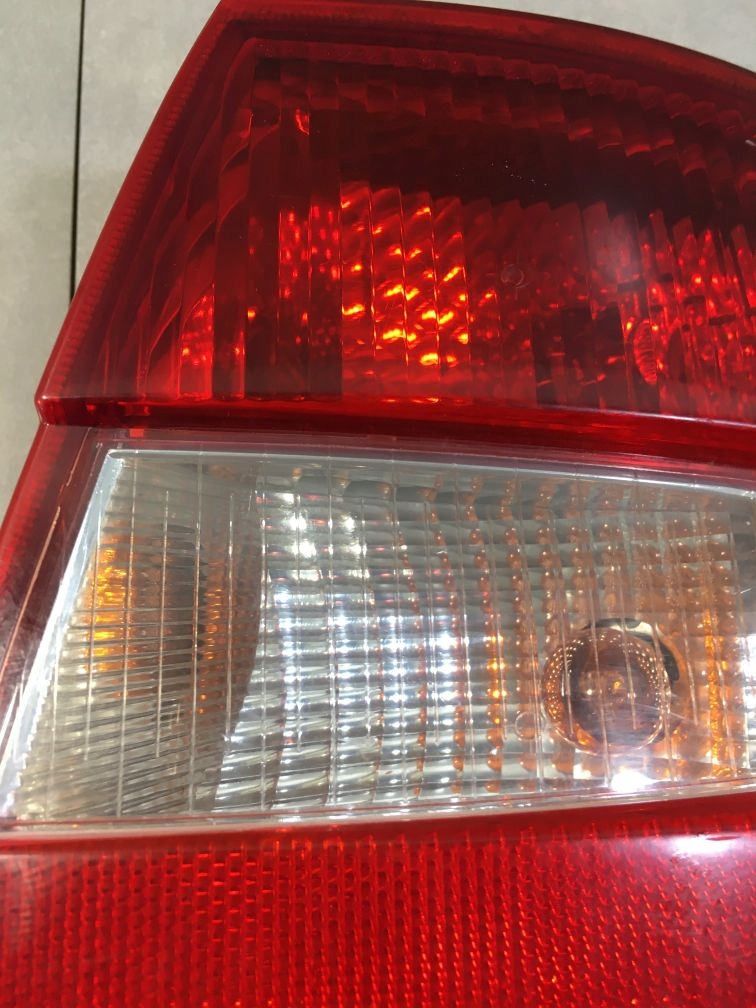 фото №8, Лампа правый задняя skoda fabia 1.4 mpi 6y6945096