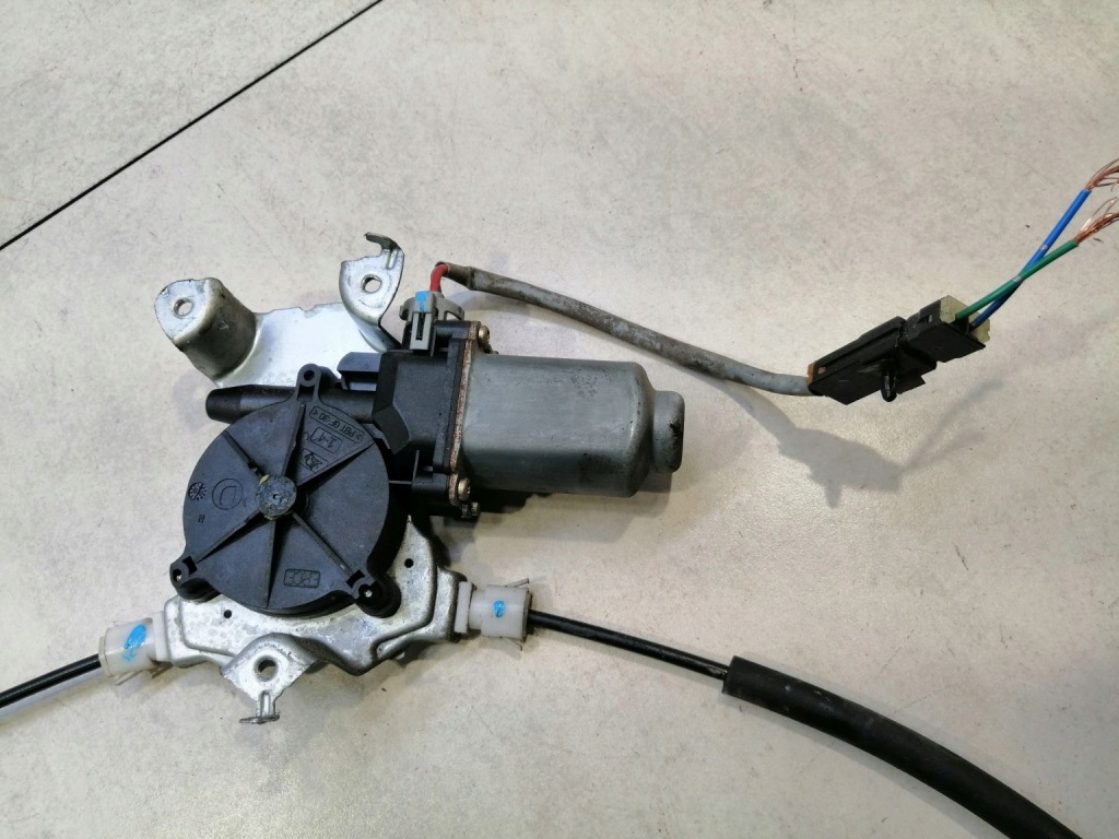 Підйомник скло правий перед almera n16 400600t1 Зі Шроту