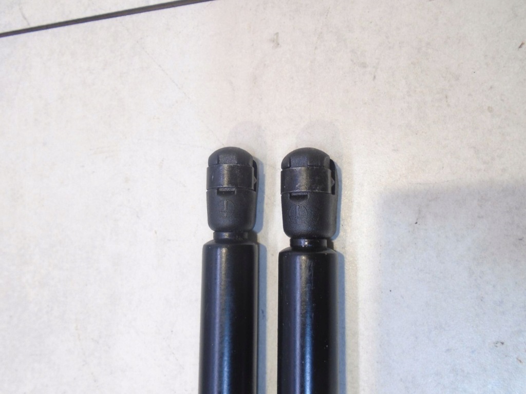 Амортизаторы крышки задний  mercedes w168 a1689801164 Доставка