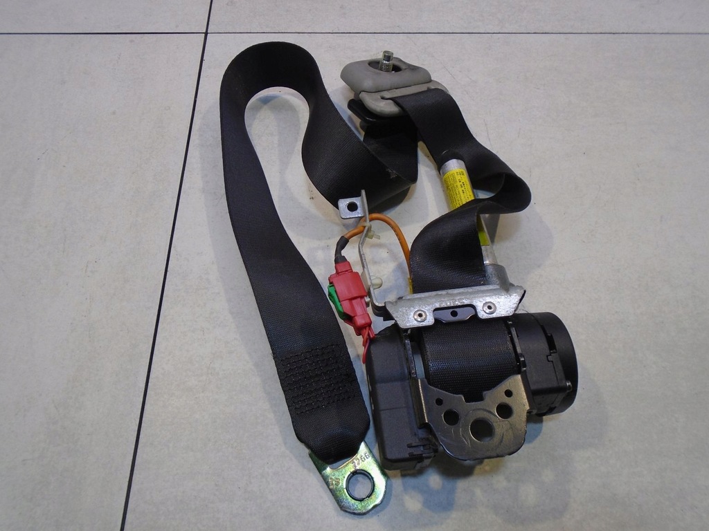 фото №4, Pas безпеки правий перед space star mr637363