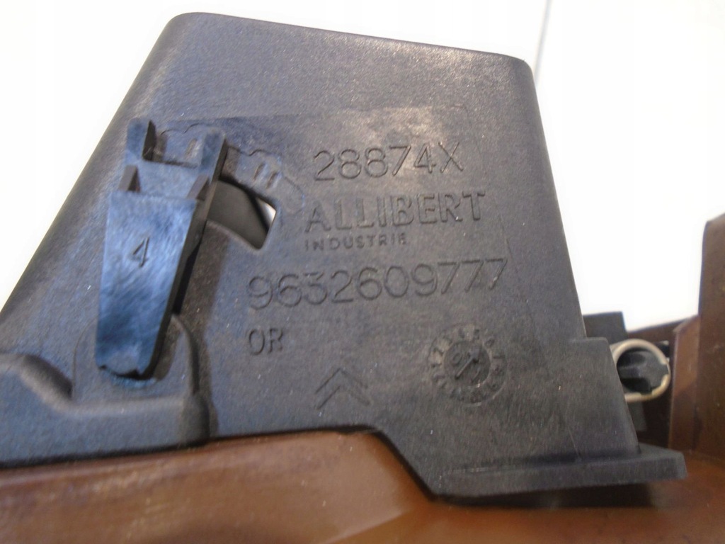 фото №9, Рамка корпус консоли citroen c5 i 9632608577