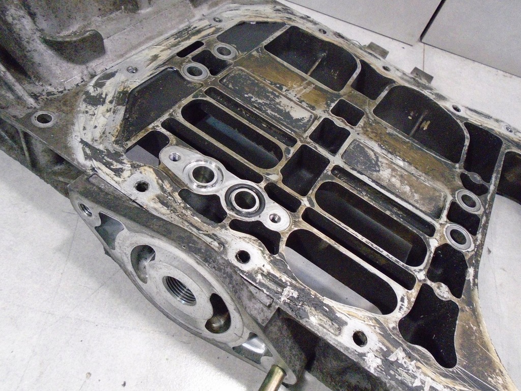 фото №3, Блок основание вала mazda premacy i 2.0 ditd