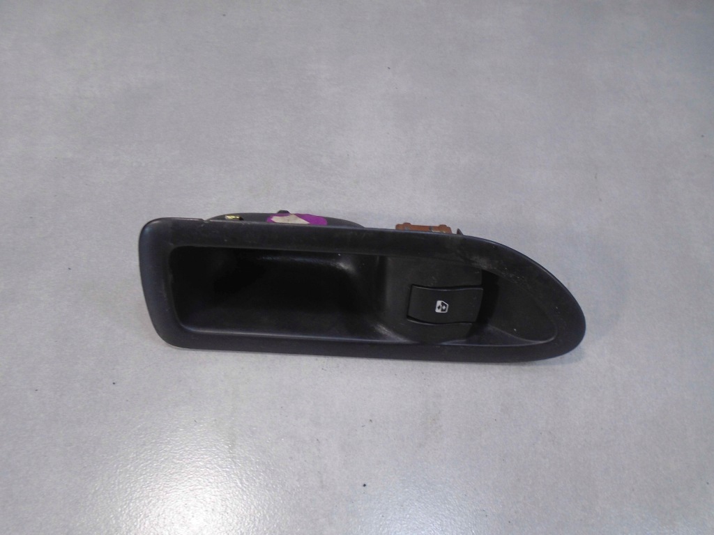 фото №1, Панель переключатель окон правый laguna ii 8200016014