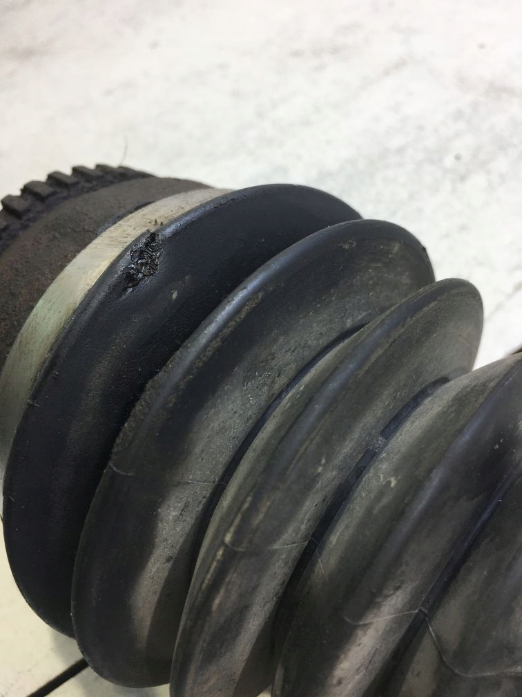 фото №8, Приводной вал правая длинная volvo v40 1.8