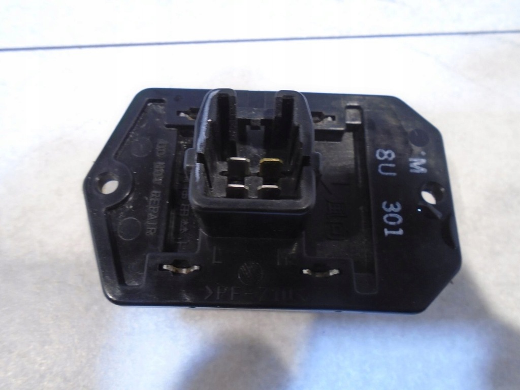 фото №1, Резистор вентилятор toyota yaris 1.0