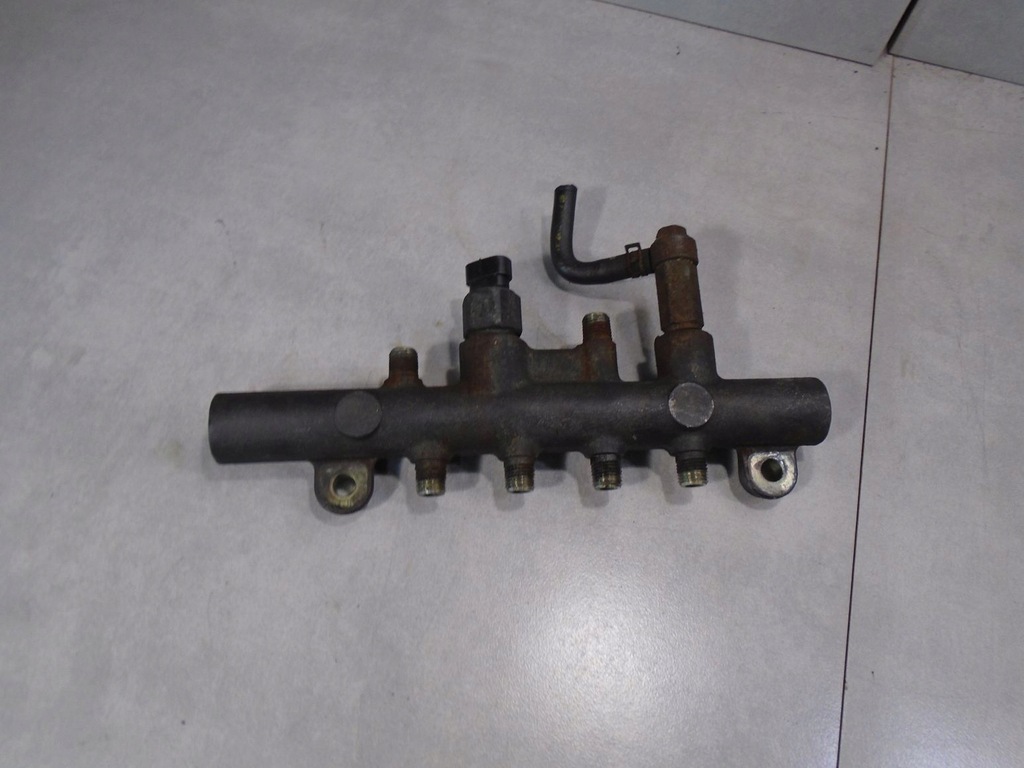 фото №4, Молдинг упорскування mazda premacy i 2.0 ditd