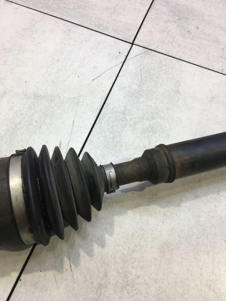 фото №12, Приводной вал правая длинная volvo v40 1.8