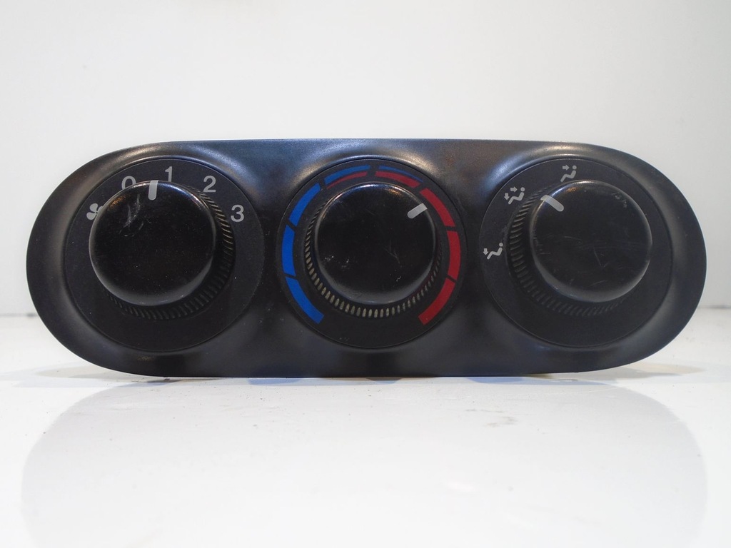 фото №1, Панель управление обдув задняя mazda mpv