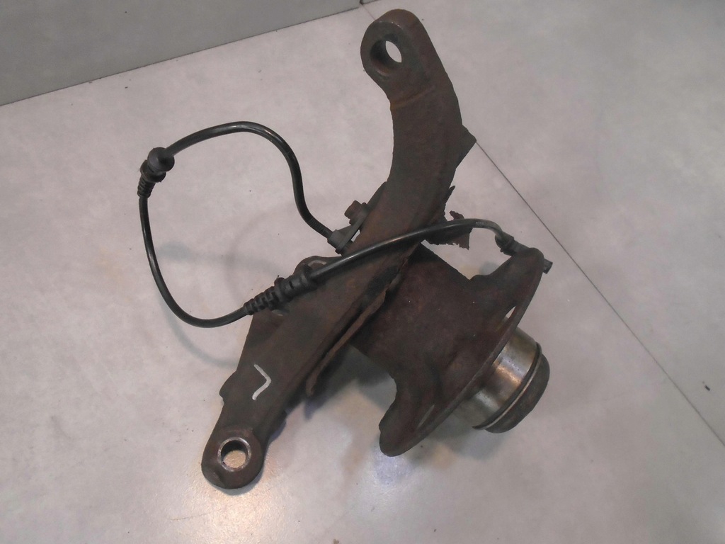 фото №1, Поворотный кулак ступица левый перед mercedes w 203 1.8