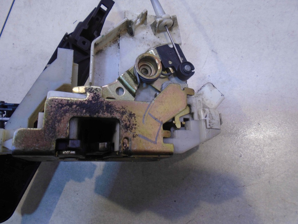 фото №8, Замок дверь ручка левый задняя ford mondeo mk3 3pin