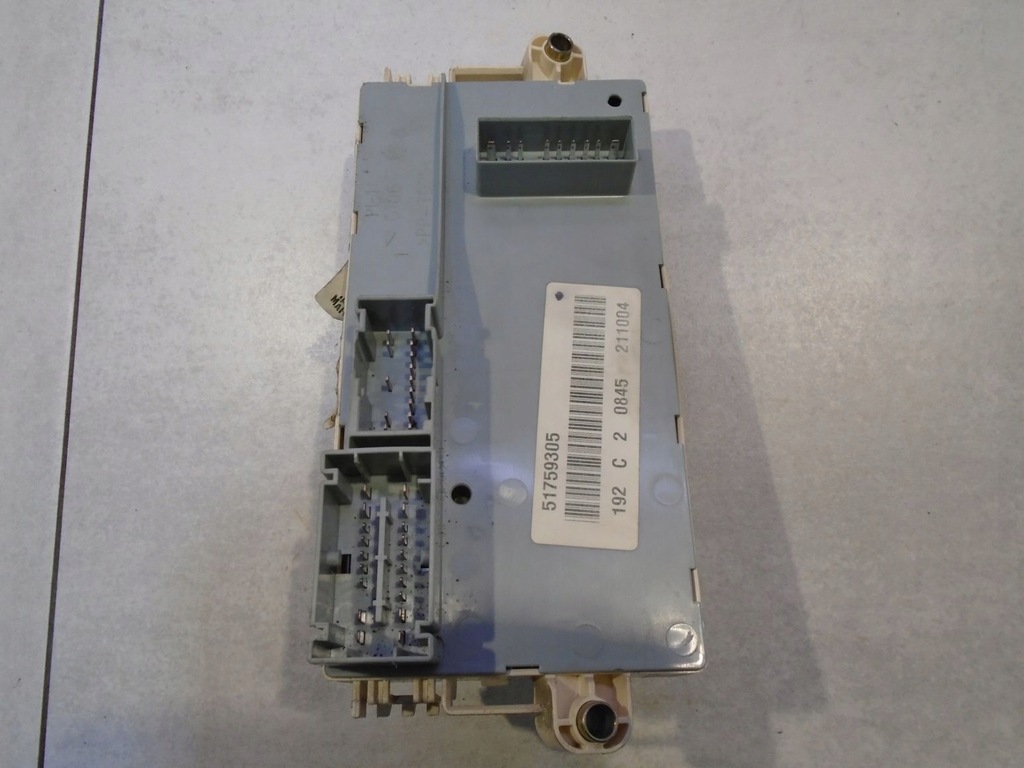 фото №4, Коробка запобіжників fiat stilo 1.9 jtd 51759305