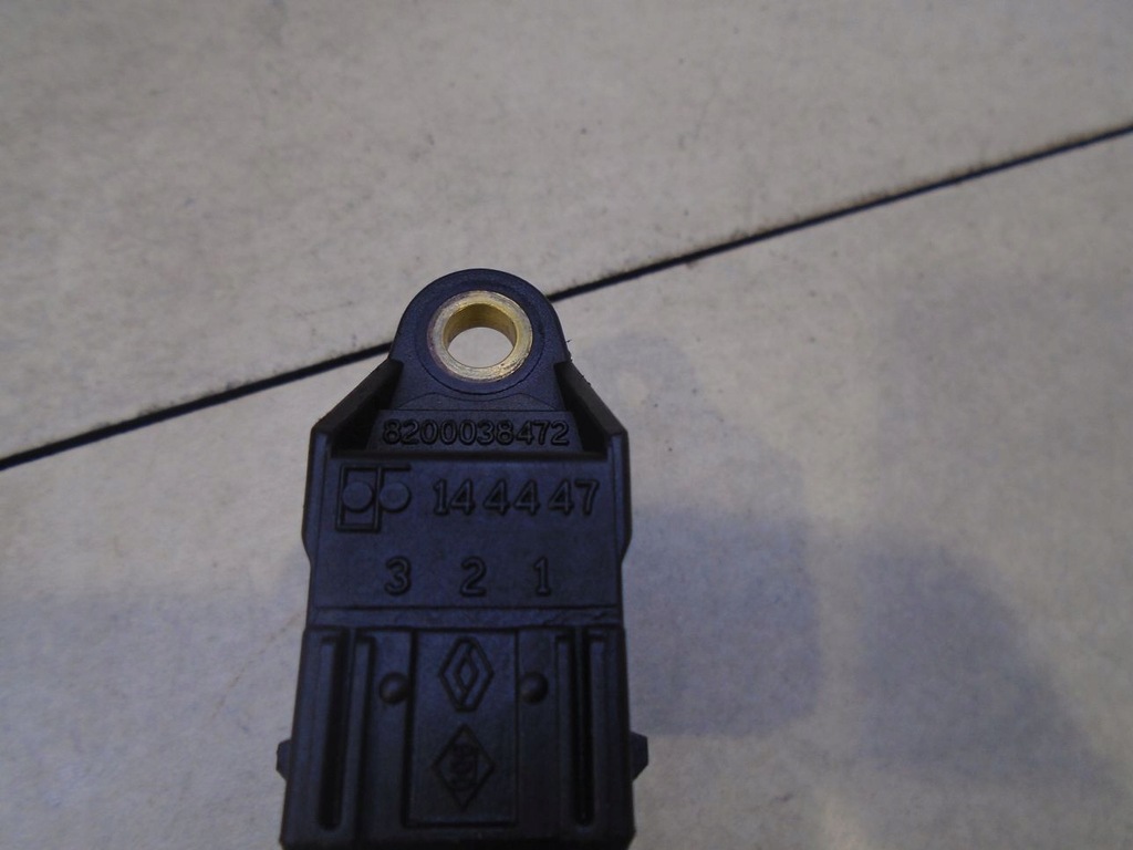 фото №4, Датчик вала розподільного валу renault scenic 8200038472