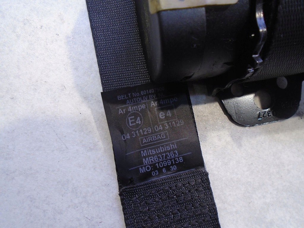 фото №2, Pas безпеки правий перед space star mr637363