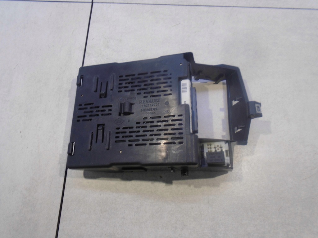 фото №1, Коробка модуль bsi renault scenic i 1.6 7700436247