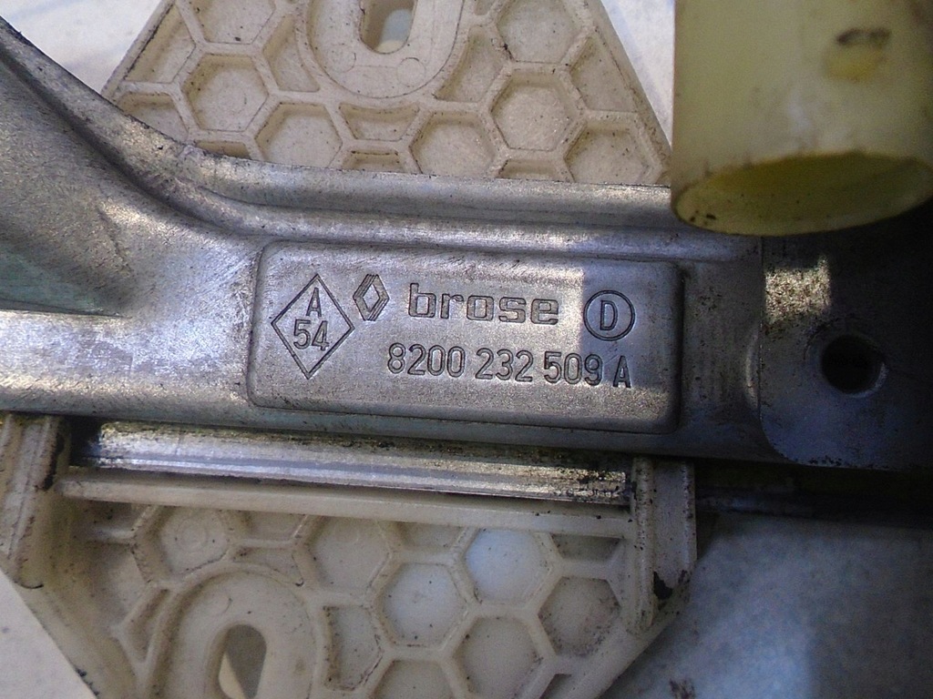 фото №8, Подъемник стекло правый задняя clio ii 8200232509a