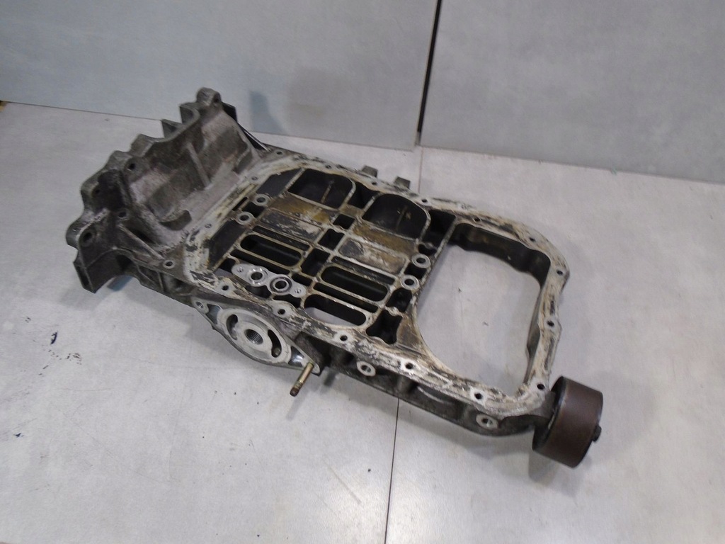 фото №1, Блок основание вала mazda premacy i 2.0 ditd