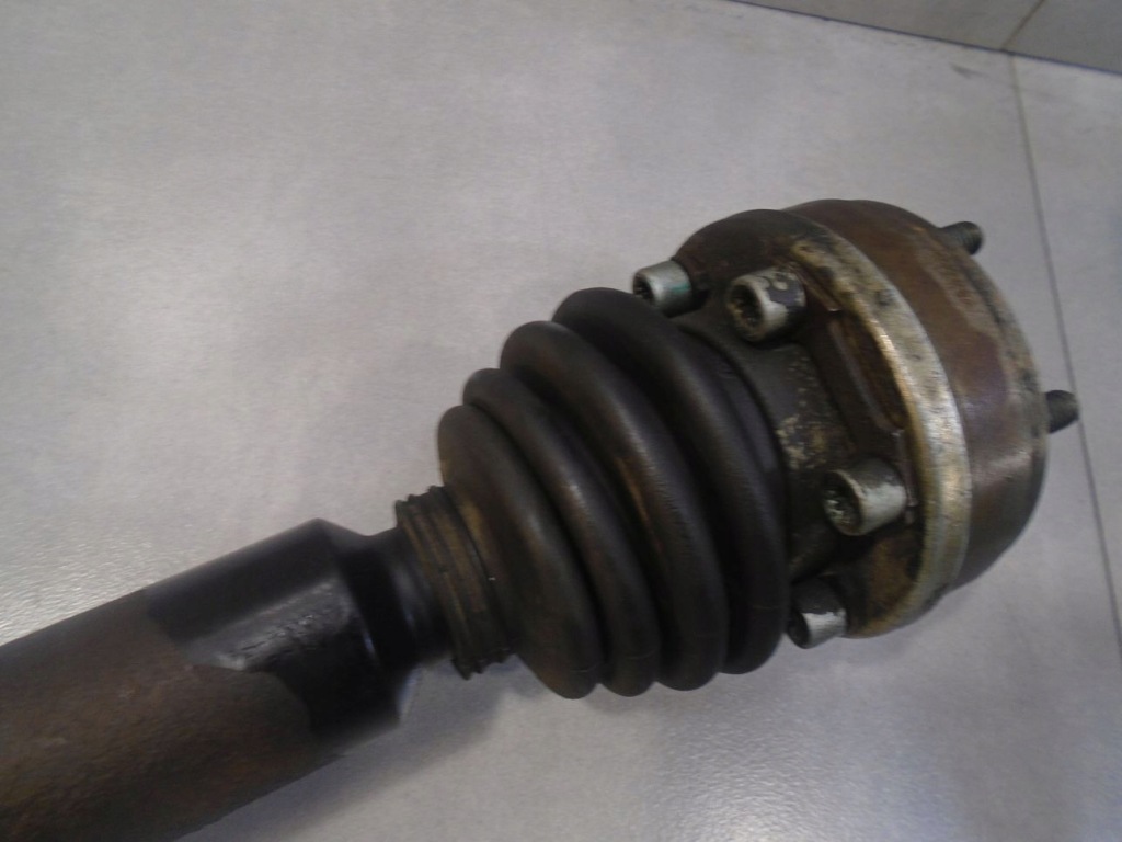 Приводной вал правая длинная vw golf iv 1.4 16v 1j0407272f Недорого