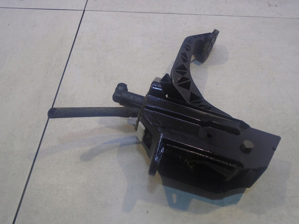 фото №6, Педаль сцепления skoda fabia i 1.4 601721059m