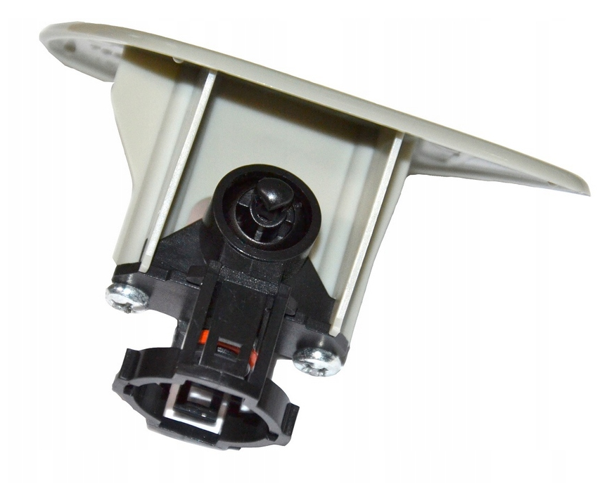 фото №3, Правая заглушка распылителя lexus rx400h