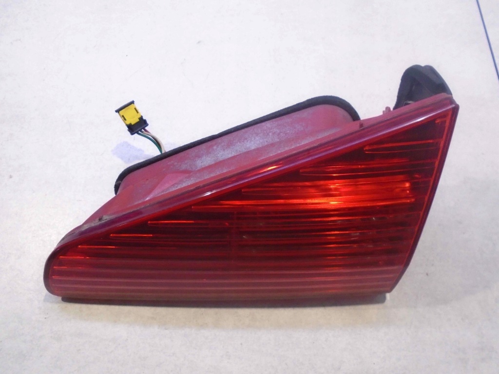 фото №1, Лампа правий задня w кришка peugeot 607 3.0 2543d