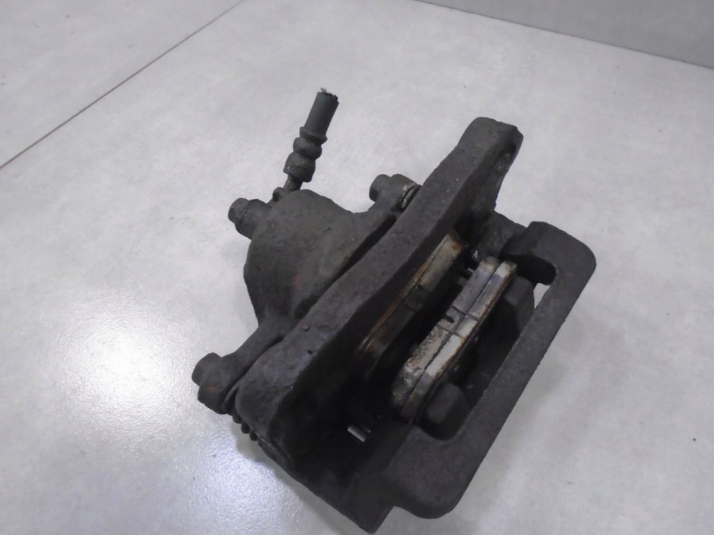 фото №1, Суппорт правый перед hyundai trajet 2.0 crdi