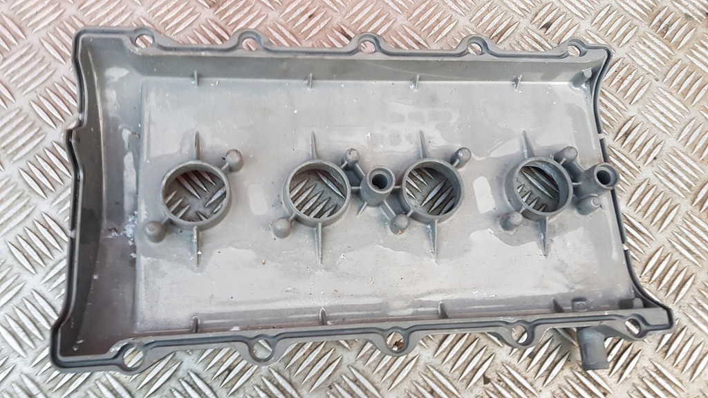 фото №14, Audi a6 c5 кришка клапанів 077103476n a6 c5 a8 d2 4.2
