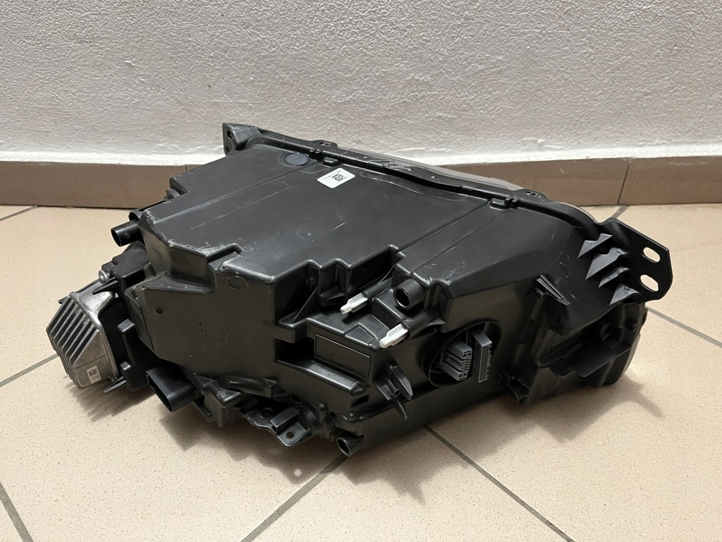 Лампа передняя перед правая volvo xc40 xc-40 mid led 17- 31655990 Недорого