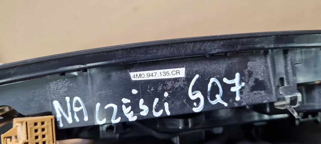 фото №16, Sq7 4m q7 лампа стельовий корпус na частини pod люк 4m0947135cr