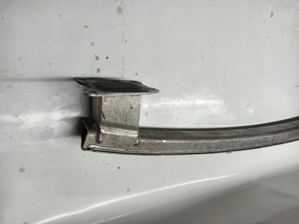 фото №9, Балка бампера задня задня audi a4 b9 8w0807309h