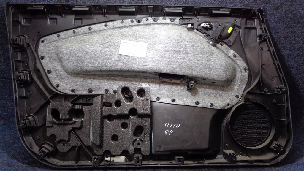 фото №9, Обшивка обивка дверь alfa romeo mito 08- правый