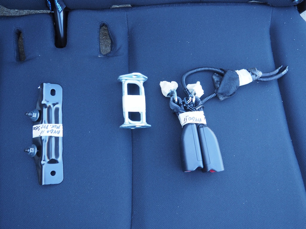 фото №7, Toyota aygo ii 2014-задня заднє сидіння спинка ремені кріплення комплект ładne!