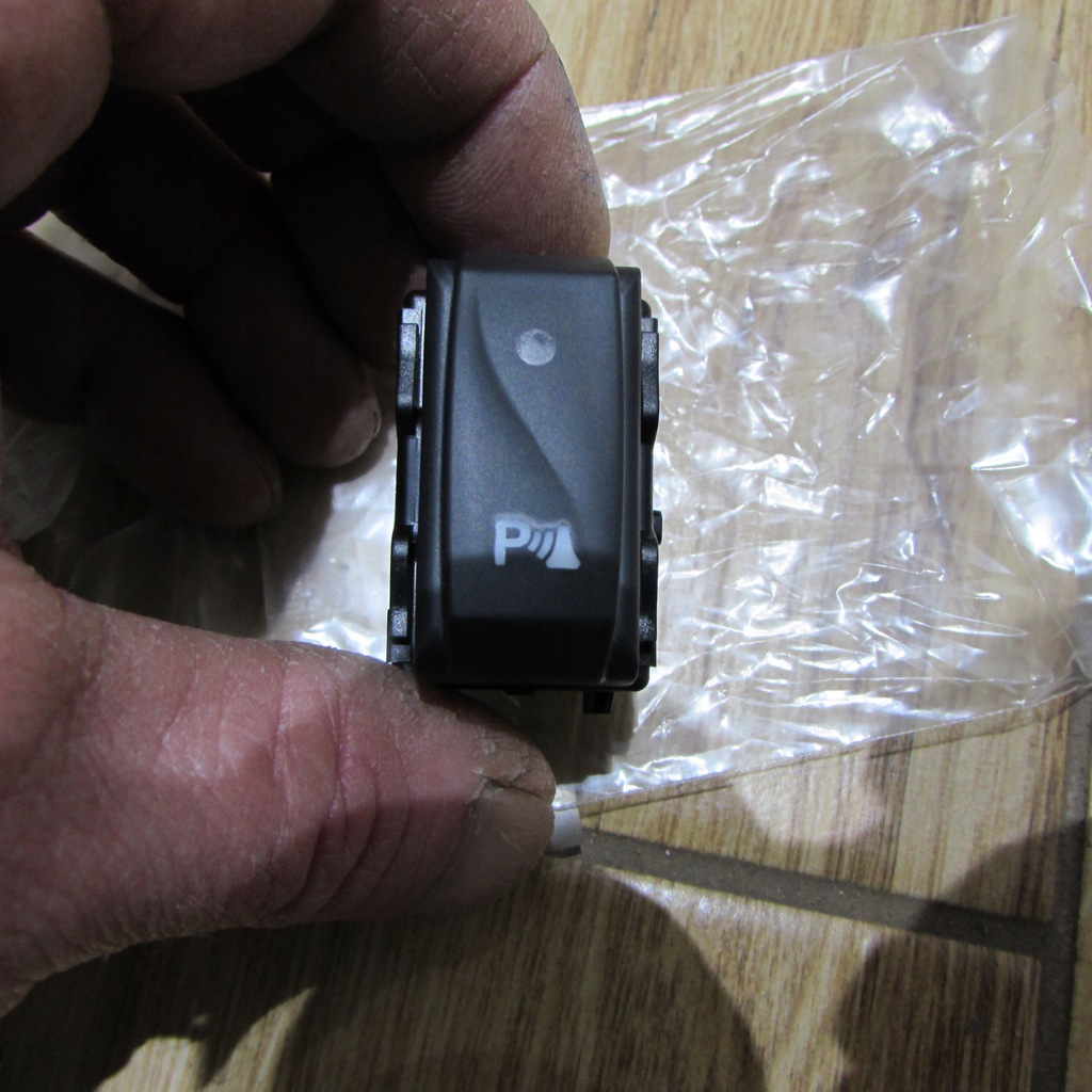 фото №1, Переключатель pdc 284487915r dacia sandero ii