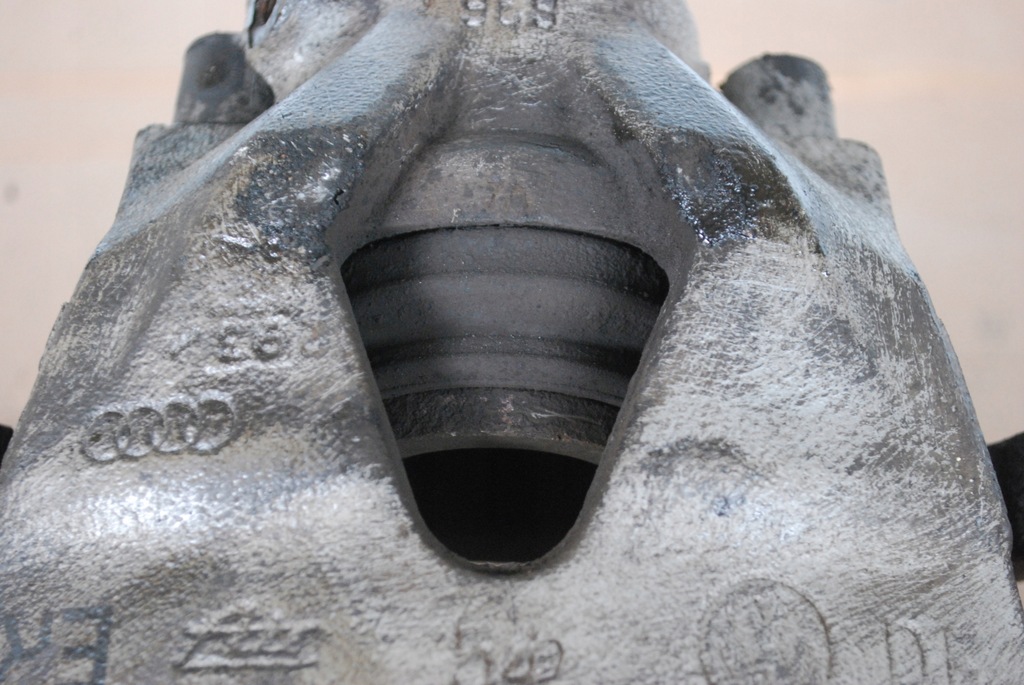 фото №5, Суппорт тормозной правый перед audi tt 8n 1.8t