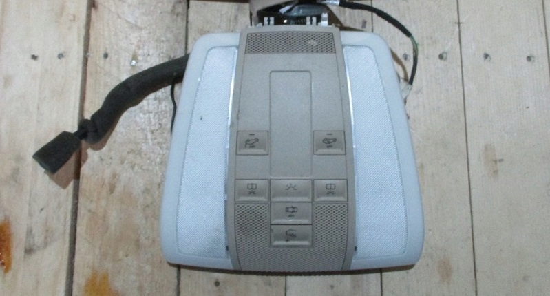 фото №1, Mercedes w204 лампа освітлення стельовий beż