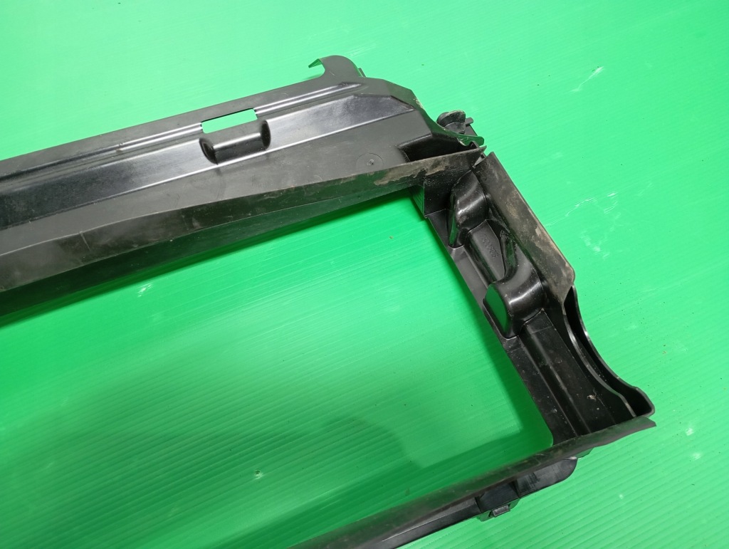 Впуск руль воздуха верхний volvo xc40 32227733 оригинал с Разборки