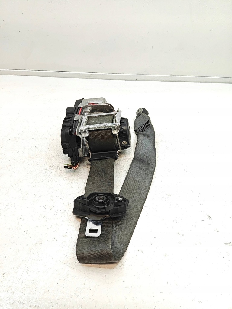 фото №1, Pas безпеки mercedes-benz оригінальний номер 33043797