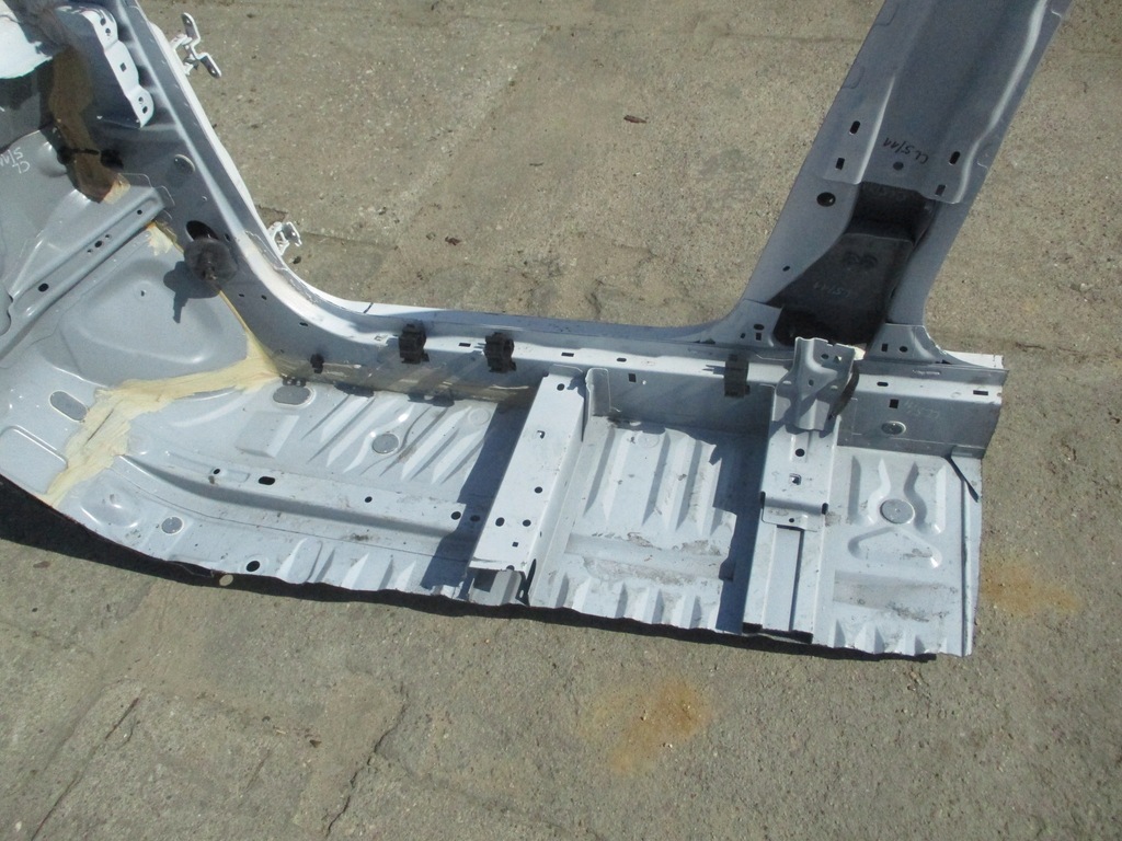 фото №3, Renault clio v порог правый 19-24 rok ov369